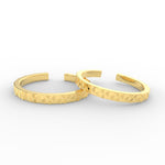 Load image into Gallery viewer, Simple Trangle Design Gold Toe Ring
