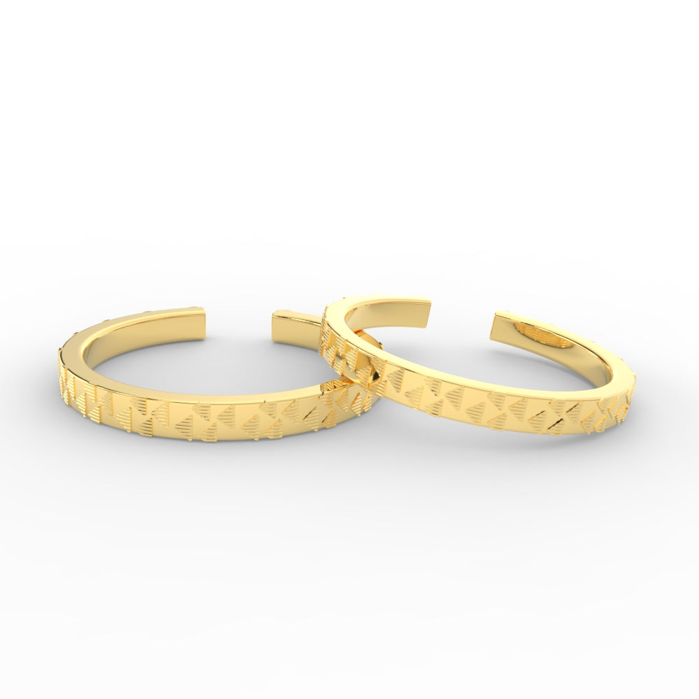 Simple Trangle Design Gold Toe Ring